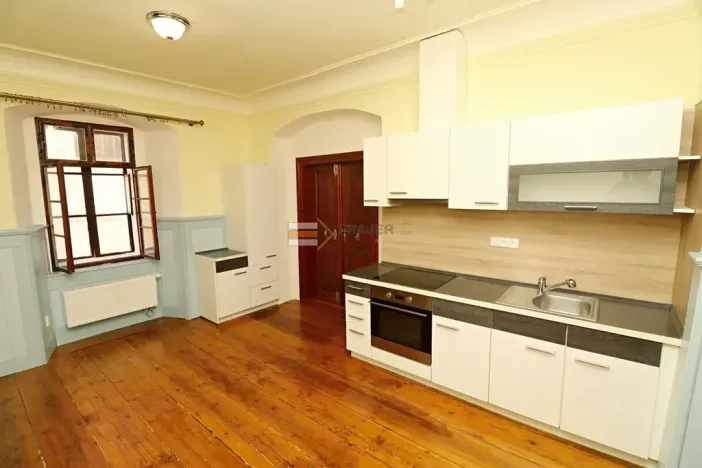 Pronájem bytu 1+1, Uhlířské Janovice, Václavské náměstí, 55 m2