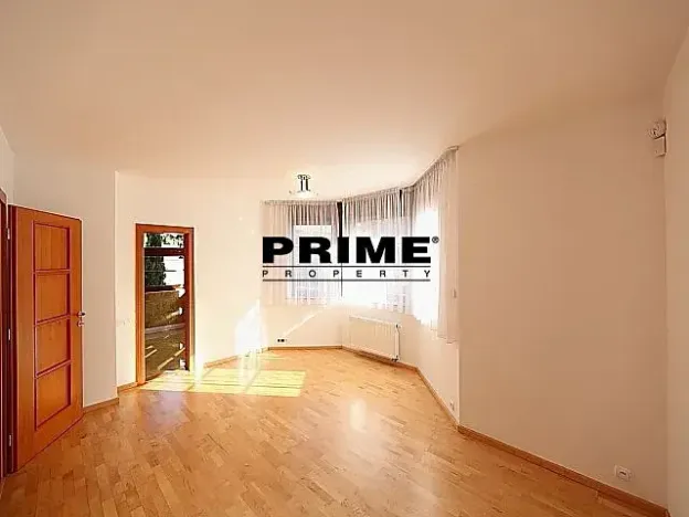 Pronájem kanceláře, Praha, Na cípu, 440 m2