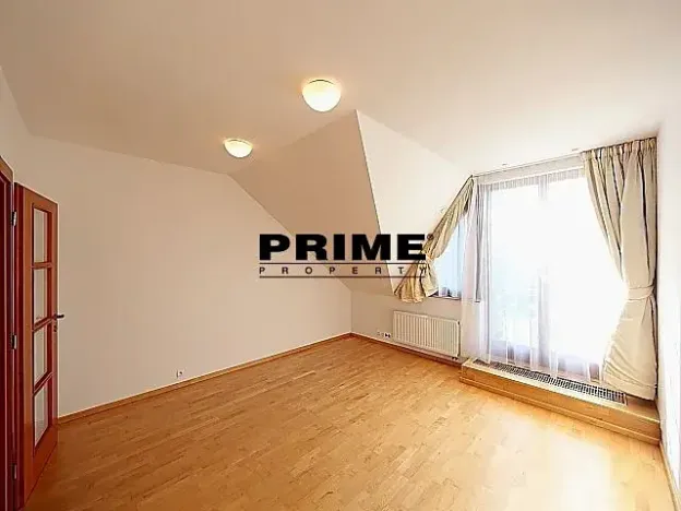 Pronájem kanceláře, Praha, Na cípu, 440 m2