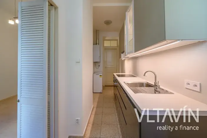 Pronájem bytu 2+kk, Praha - Bubeneč, U studánky, 57 m2