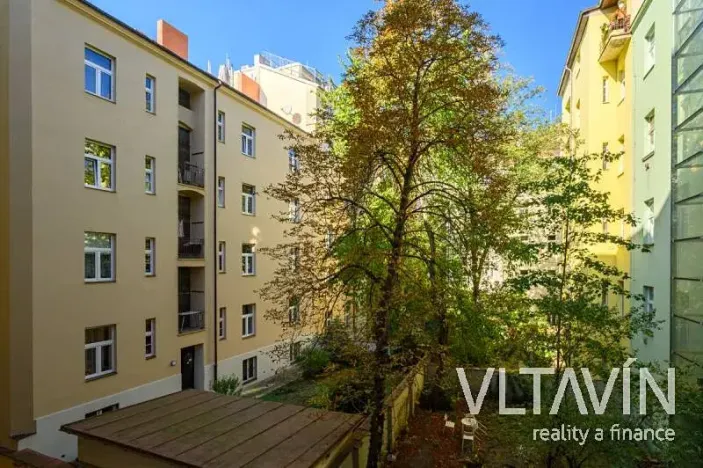 Pronájem bytu 2+kk, Praha - Bubeneč, U studánky, 57 m2