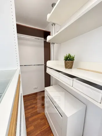Pronájem bytu 2+1, Praha - Podolí, Podolská, 57 m2