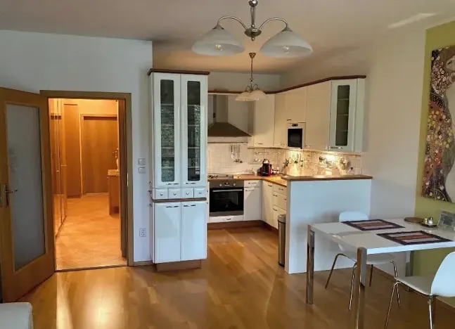 Pronájem bytu 2+kk, Praha - Strašnice, Názovská, 68 m2
