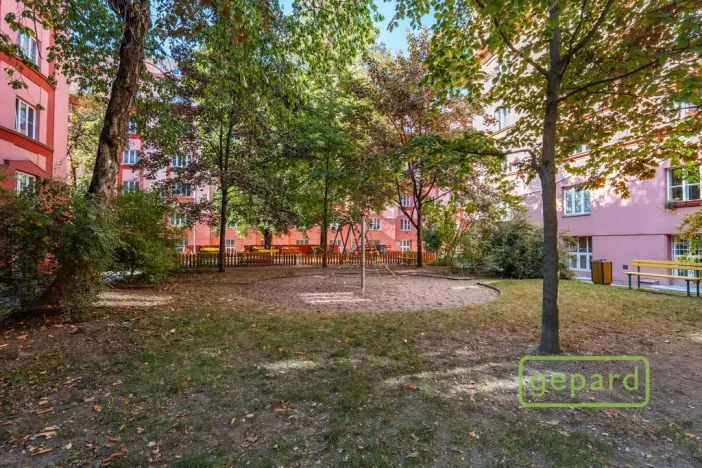 Prodej bytu 2+kk, Praha, V háji, 58 m2