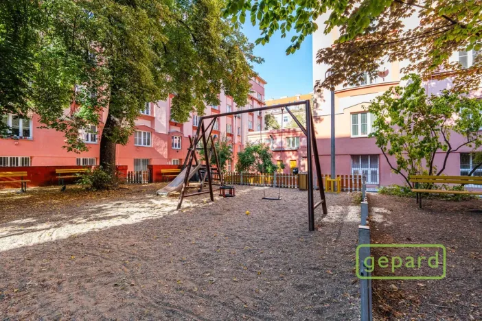 Prodej bytu 2+kk, Praha, V háji, 58 m2