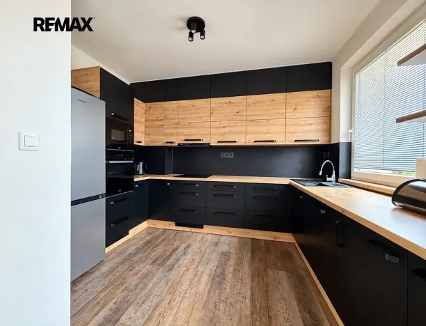 Prodej bytu 3+kk, Ostroměř, Školní, 82 m2