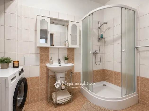 Prodej bytu 2+kk, Znojmo - Oblekovice, Oblekovická, 57 m2