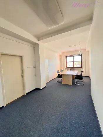 Pronájem kanceláře, Uherské Hradiště, Tř. Maršála Malinovského, 43 m2