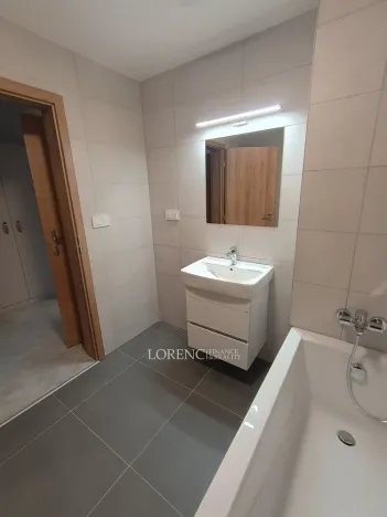 Pronájem bytu 2+kk, Veselí nad Moravou, náměstí Míru, 37 m2