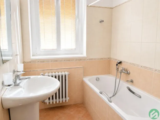 Pronájem vícegeneračního domu, Praha - Písnice, Putimská, 1500 m2