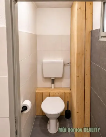 Pronájem kanceláře, Praha - Libeň, 90 m2