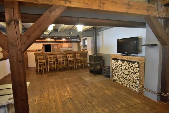 Pronájem restaurace, Čisovice, 181 m2