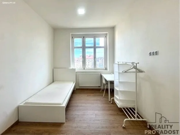 Pronájem bytu 3+1, Praha - Nusle, 5. května, 75 m2