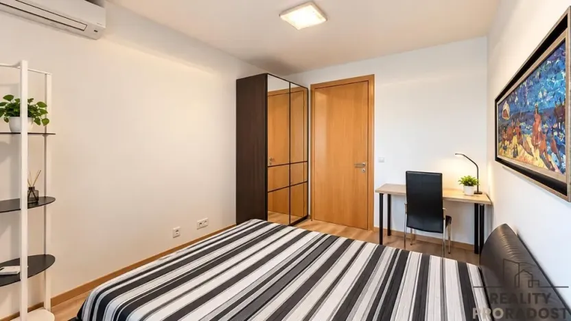 Pronájem bytu 3+kk, Praha - Vršovice, Vršovická, 90 m2