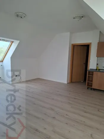 Pronájem kanceláře, Praha - Stodůlky, Ohradské náměstí, 24 m2