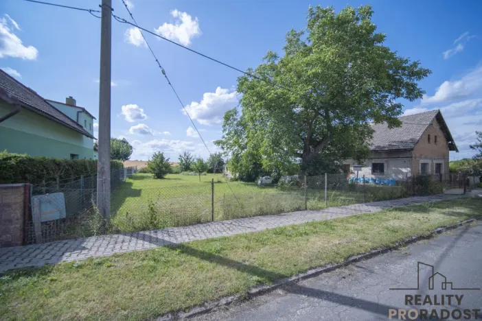 Prodej pozemku pro bydlení, Brloh, 813 m2