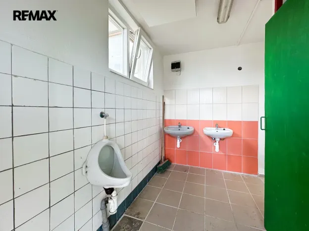 Pronájem garáže, Praha - Vinoř, Rosická, 69 m2