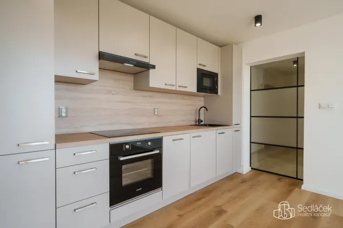Prodej bytu 2+kk, Plzeň - Hradiště, Zelenohorská, 40 m2