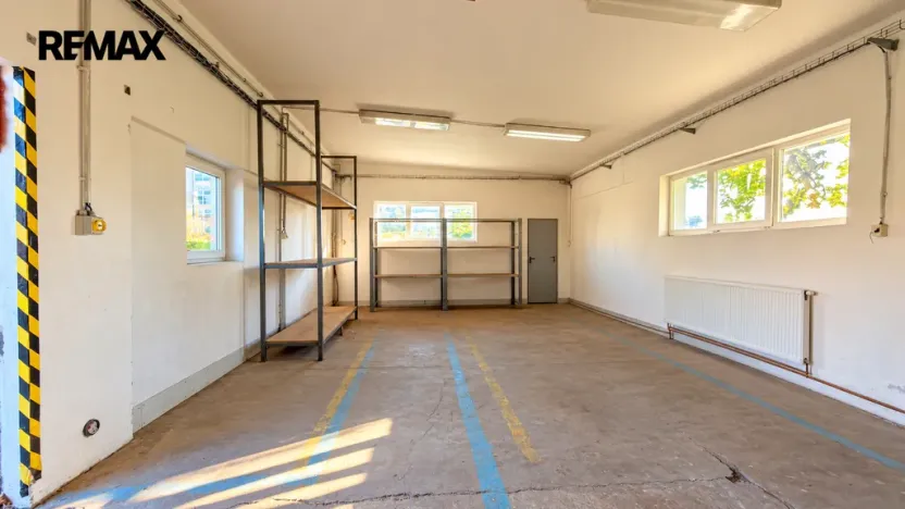 Pronájem výrobních prostor, Hradec Králové - Kukleny, Pražská třída, 280 m2
