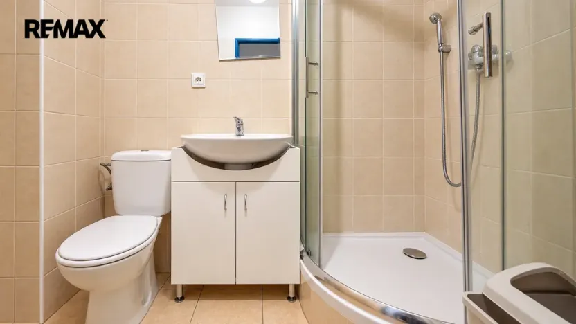 Pronájem výrobních prostor, Hradec Králové - Kukleny, Pražská třída, 280 m2