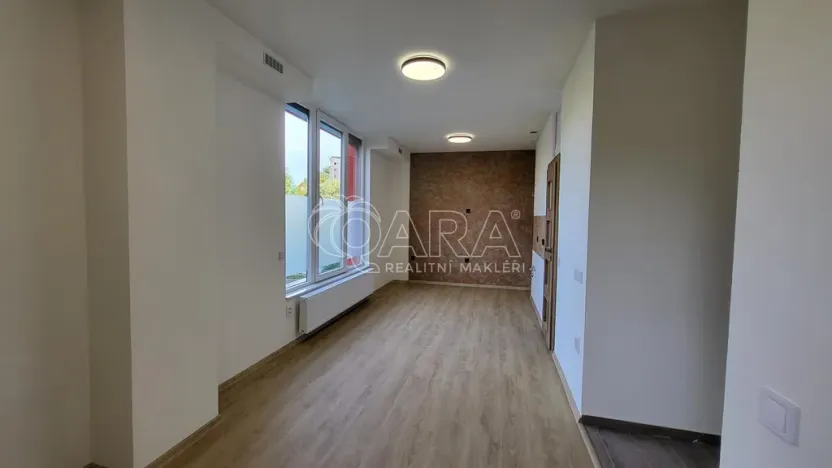 Pronájem bytu 1+kk, Přerov nad Labem, 30 m2