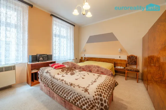 Prodej bytu 2+1, Aš, Resslova, 55 m2