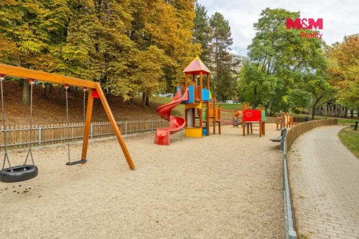 Pronájem bytu 2+1, Praha - Kobylisy, Košťálkova, 55 m2