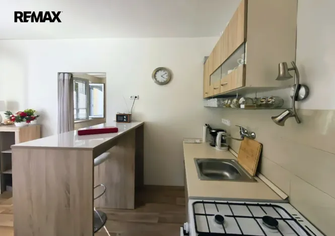 Prodej bytu 1+1, Loket, Sportovní, 36 m2