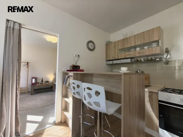 Prodej bytu 1+1, Loket, Sportovní, 36 m2