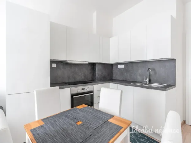Prodej bytu 2+kk, Praha - Smíchov, Strakonická, 40 m2