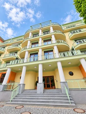 Pronájem bytu 2+1, Karlovy Vary, U Imperiálu, 110 m2
