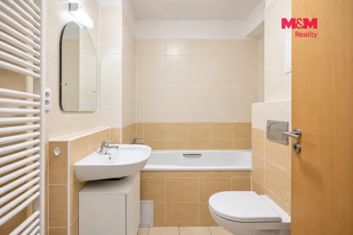 Pronájem bytu 1+kk, Hradec Králové - Nový Hradec Králové, Rybova, 36 m2
