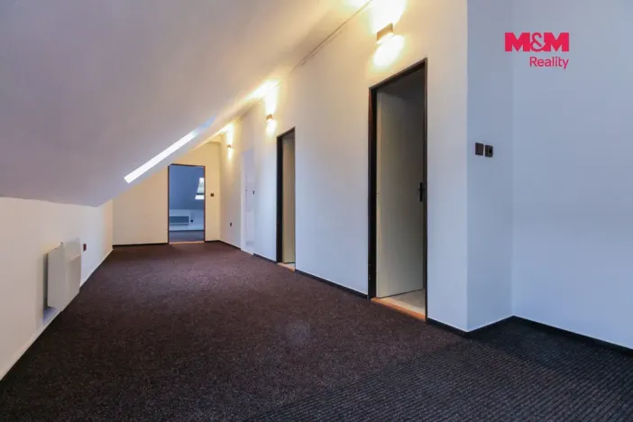 Pronájem kanceláře, Jeseník, nám. Svobody, 27 m2