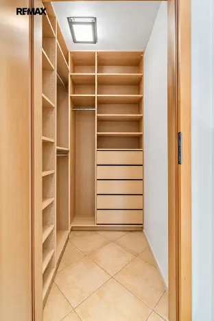 Prodej bytu 1+kk, Praha - Záběhlice, Mattioliho, 34 m2