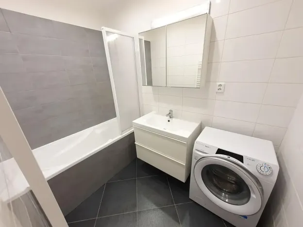 Pronájem bytu 2+kk, Praha - Záběhlice, náměstí Mezi zahrádkami, 85 m2