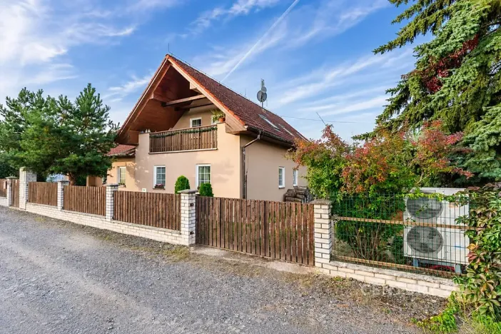 Prodej rodinného domu, Hradištko, V Klících, 240 m2
