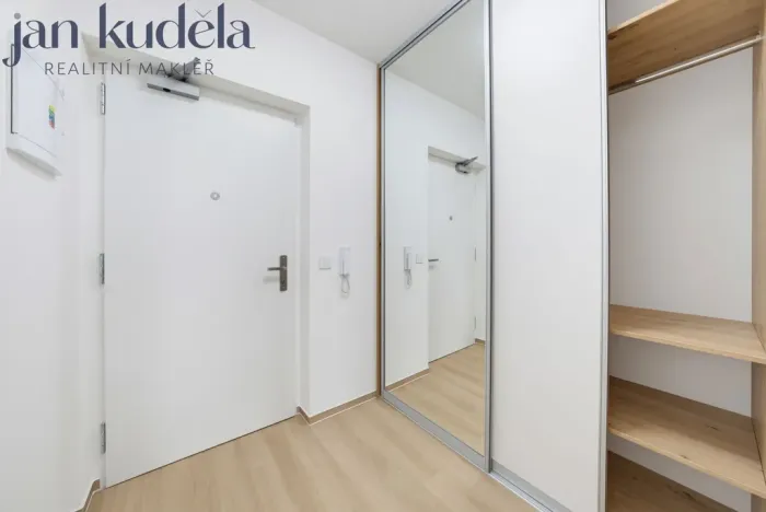Pronájem bytu 1+kk, Brno, Střední, 35 m2