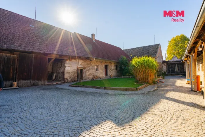 Prodej rodinného domu, Nové Hrady - Byňov, 370 m2