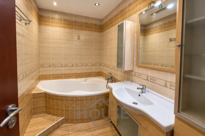 Prodej bytu 2+1, Praha - Letňany, Chlebovická, 64 m2