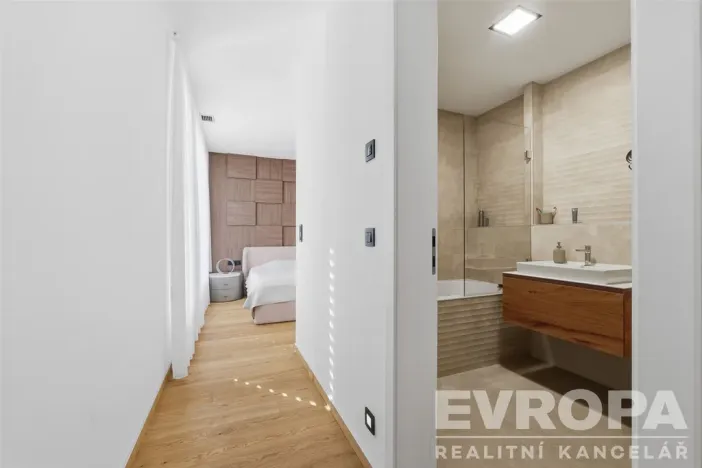 Pronájem bytu 2+kk, Praha - Břevnov, U Petřin, 88 m2