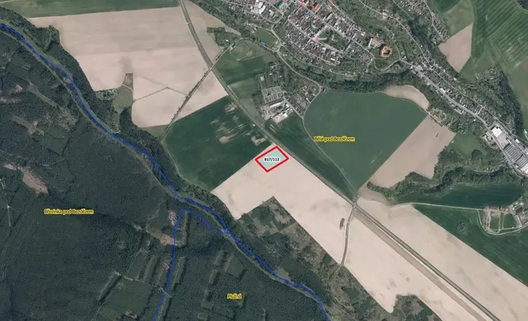 Prodej podílu pole, Bělá pod Bezdězem, 4095 m2