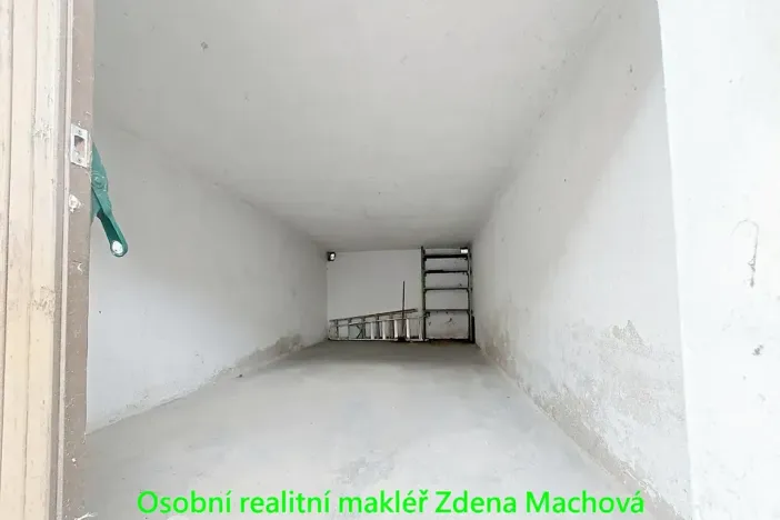Pronájem garáže, Praha, U první baterie, 17 m2