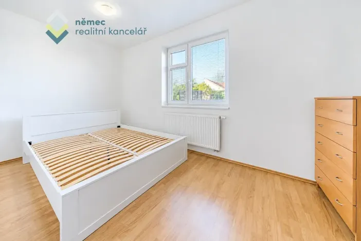 Pronájem bytu 2+kk, Praha - Satalice, K nádraží, 44 m2