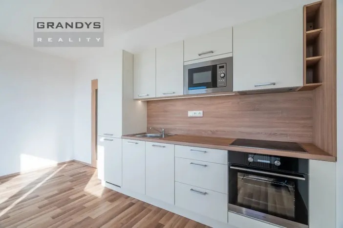 Pronájem bytu 1+kk, Praha - Uhříněves, Oty Bubeníčka, 29 m2