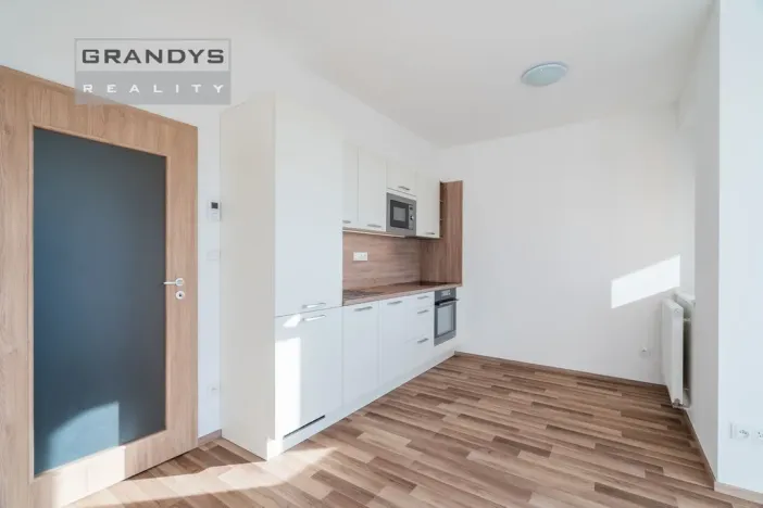 Pronájem bytu 1+kk, Praha - Uhříněves, Oty Bubeníčka, 29 m2