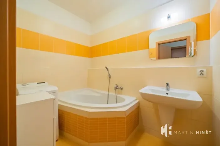 Pronájem bytu 3+kk, Praha - Čakovice, Bermanova, 72 m2