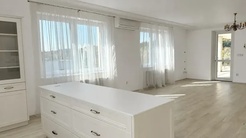 Pronájem vily, Zlín, 574 m2