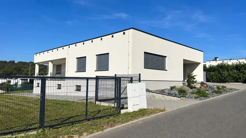 Pronájem vily, Zlín, 574 m2