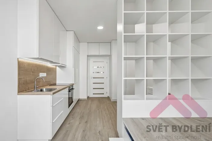Pronájem bytu 1+kk, Praha - Žižkov, Biskupcova, 25 m2