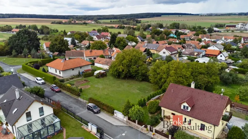 Prodej pozemku pro bydlení, Výrov - Hadačka, 1036 m2